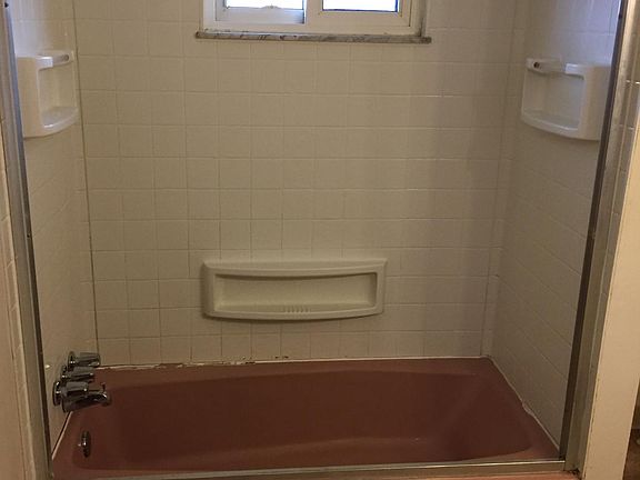 5th image of 760 Kelton Ave