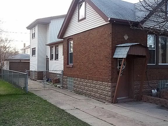4th image of 10720 S Maplewood Ave