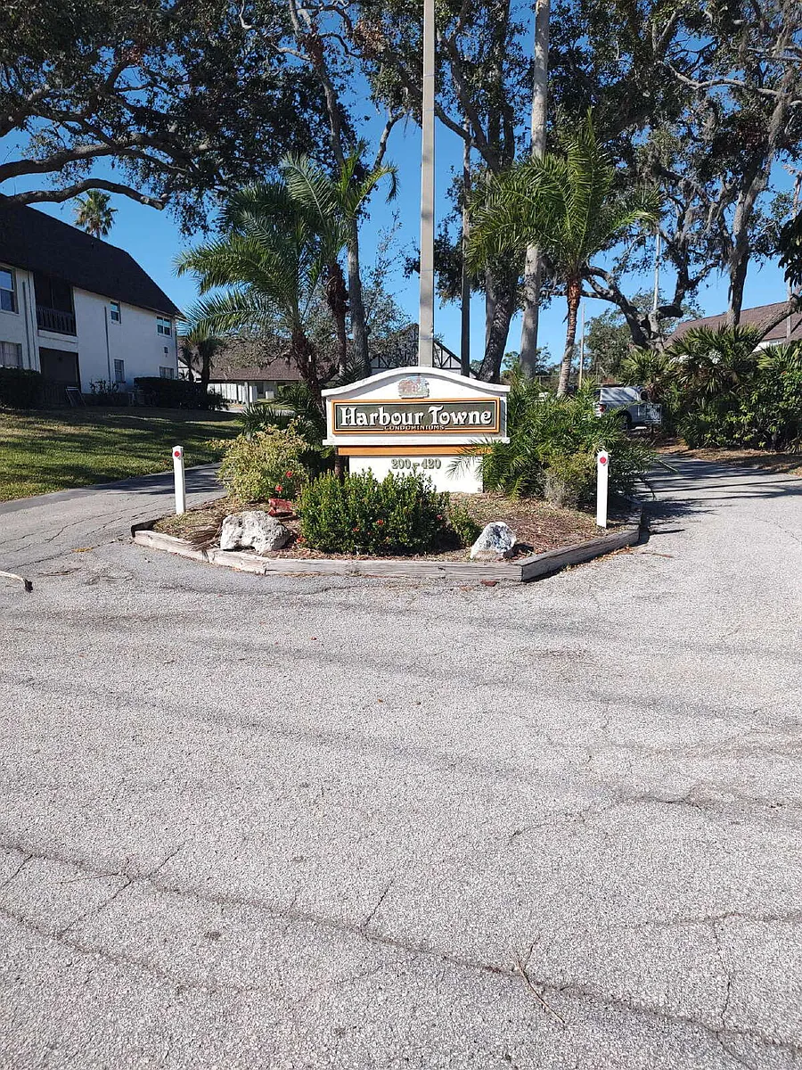 Photo 1 of 29 - 420 N Bayshore Blvd #202 - Clearwater, FL Primary Photo - 420 N Bayshore Blvd #202