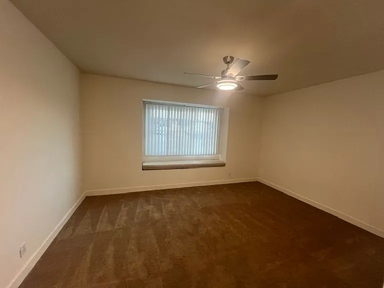 6581 Bestel Ave — Photo 20