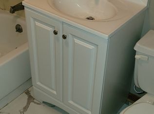 208 S Willis Ave APT 3, Independence, MO 64050