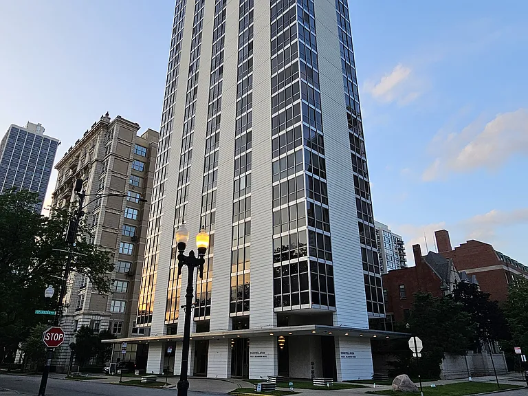 1555 N Dearborn Pkwy #27E — Photo 36