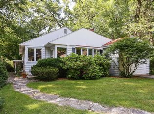 3608 Powhatan Dr, Michiana Shores, IN 46360