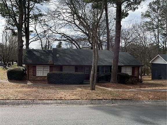 2nd image of 759 Wilson Cir #759