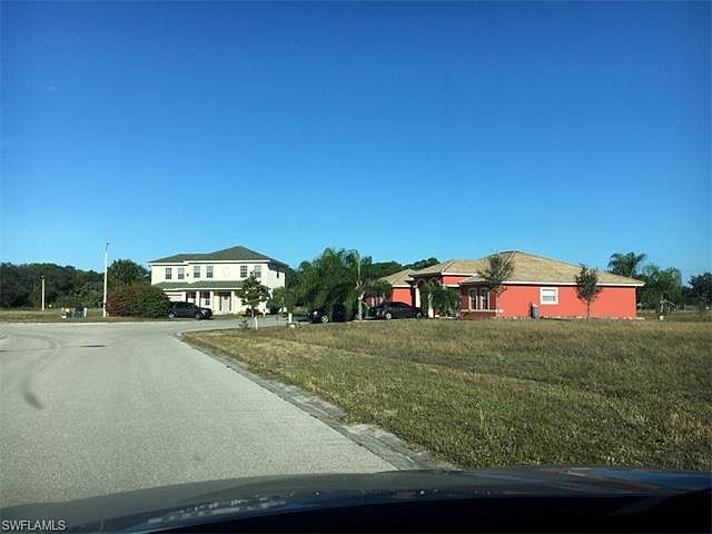 2nd image of 1324 Lincoln Ct
