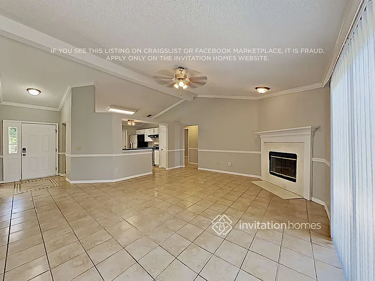 2463 Twin Springs Dr N — Photo 3