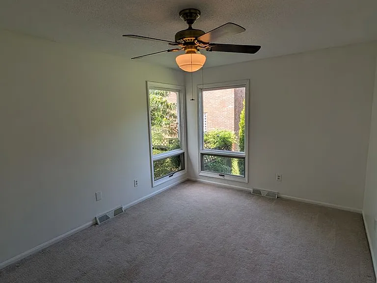 622 Laurel Dr — Photo 18