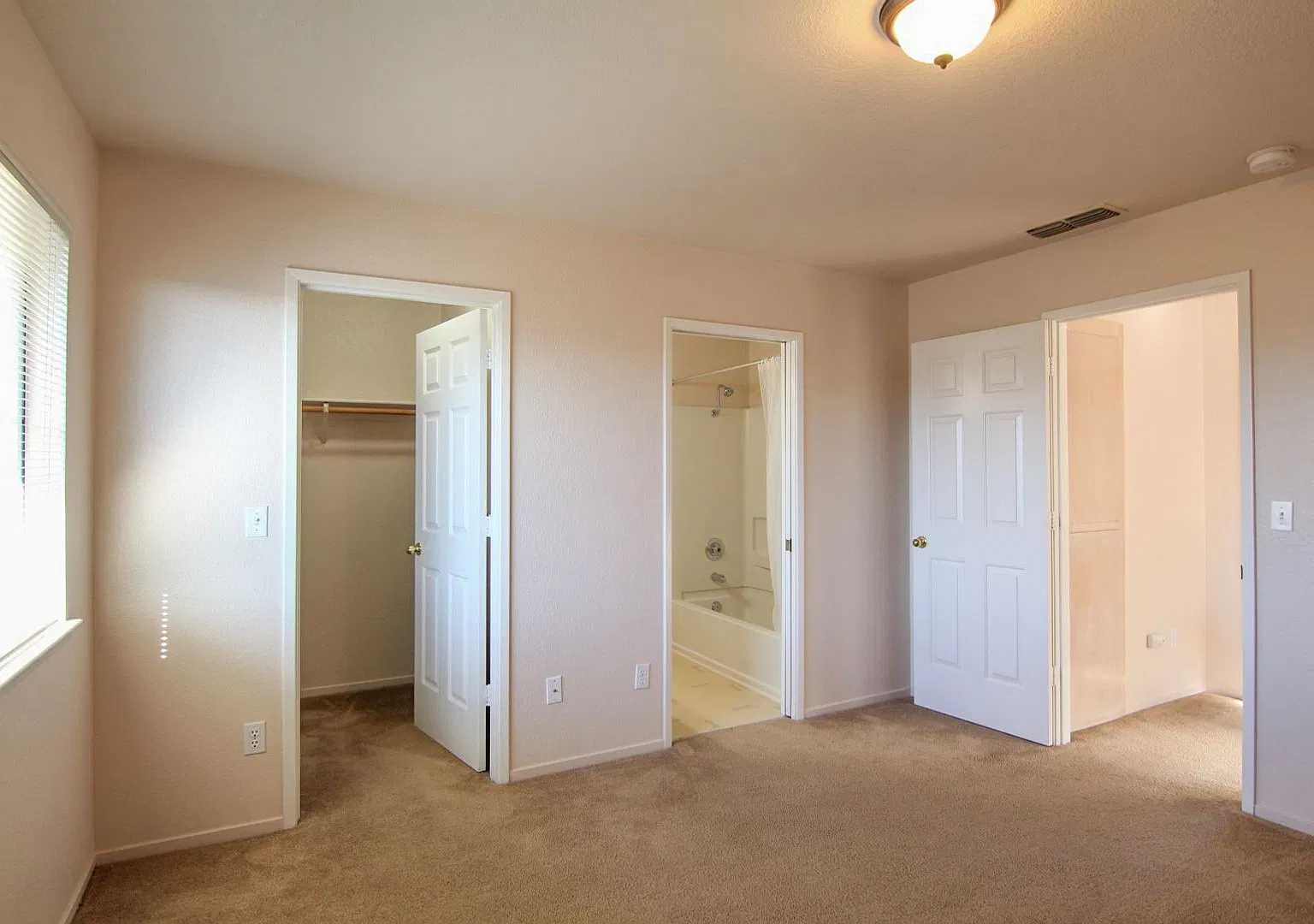 BurtonDr1160 — Photo 2