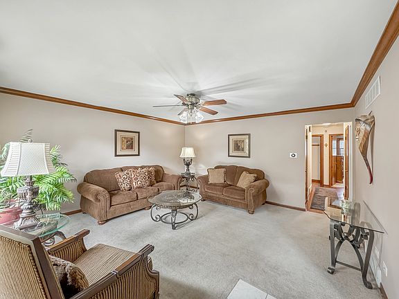 2nd image of 17944 Glen Oak Ave