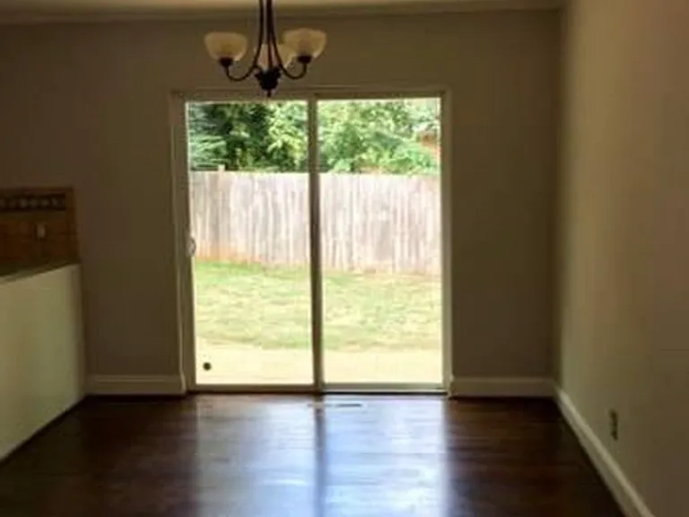 958 Blackberry Cir — Photo 4