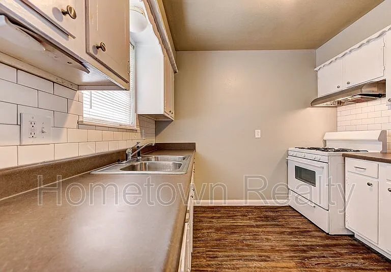 1308 McDonald Dr — Photo 15