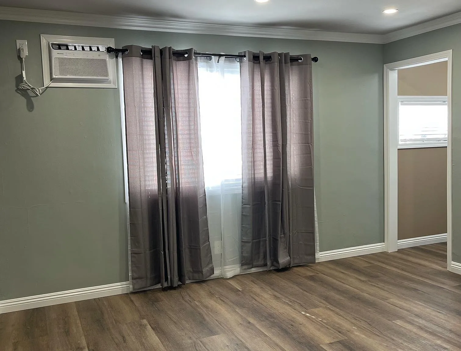 7632 S Pickering Ave — Photo 4