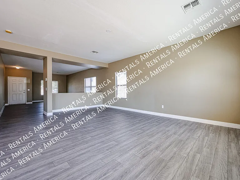 1356 E Clifton Ave — Photo 9