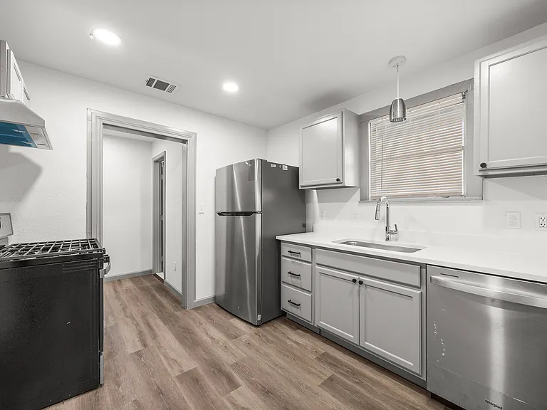 1850 Highland Ave — Photo 15