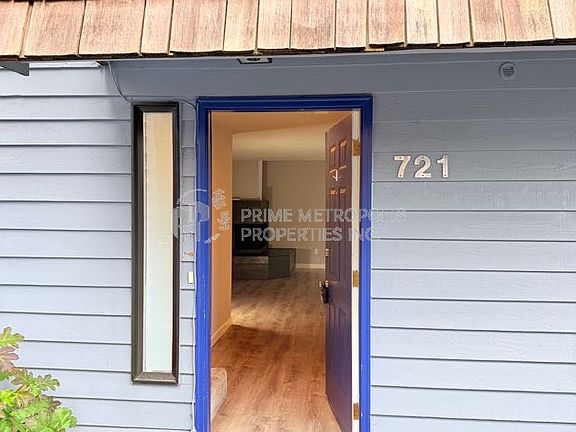 2nd image of 721 141st Ln SE