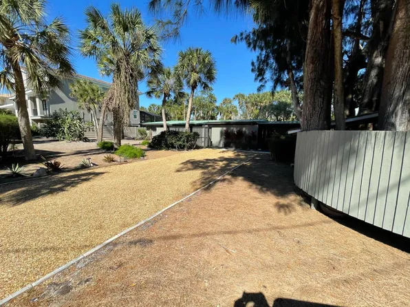 4959 Commonwealth Dr, Sarasota, FL 34242