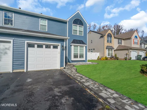 18 Longbrook Lane, Freehold, NJ 07728