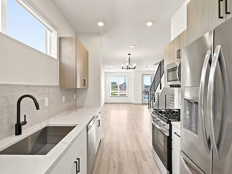 University Hills Townhomes — Photo 66