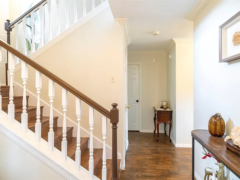 18310 Spellbrook Dr — Photo 31