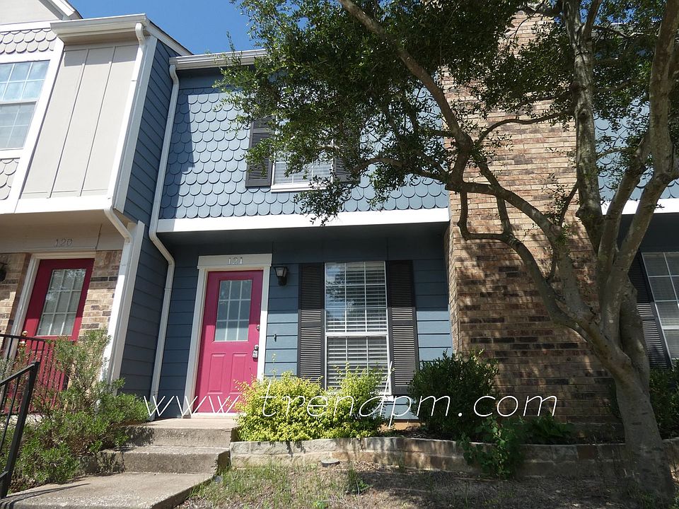 1st image of 121 Surrey Ln