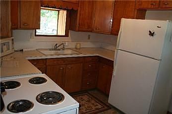 4th image of 685 W Marion St