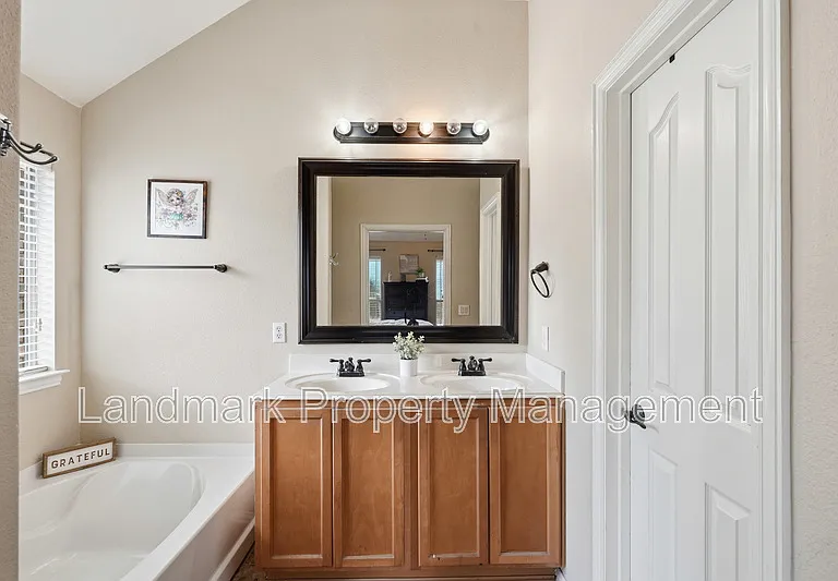 1218 Inglewood Dr — Photo 25