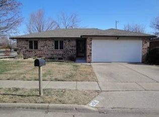 1406 S Saint Marys Ave, Springfield, MO 65804