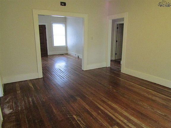 5th image of 1635 Pearl Ave