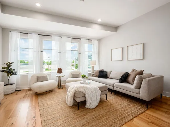 201 E 5th Ave #201, Columbus, OH 43201