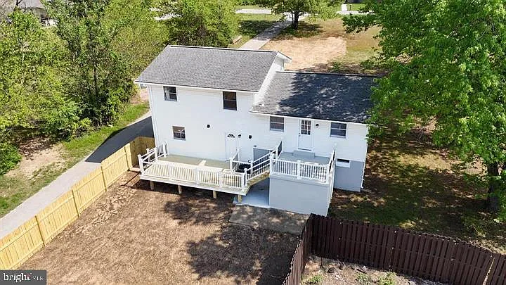 3 bed, 2.5 bath, 2108 sqft, $3,950 — Photo 2
