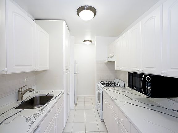 4th image of 155 E 34th St APT 15F