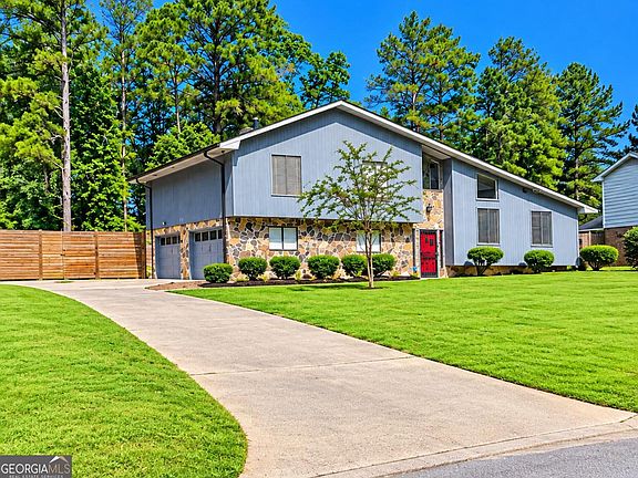 3rd image of 3255 Redona Dr