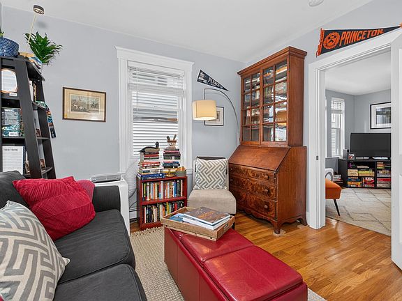 4th image of 50 Mansfield St #2
