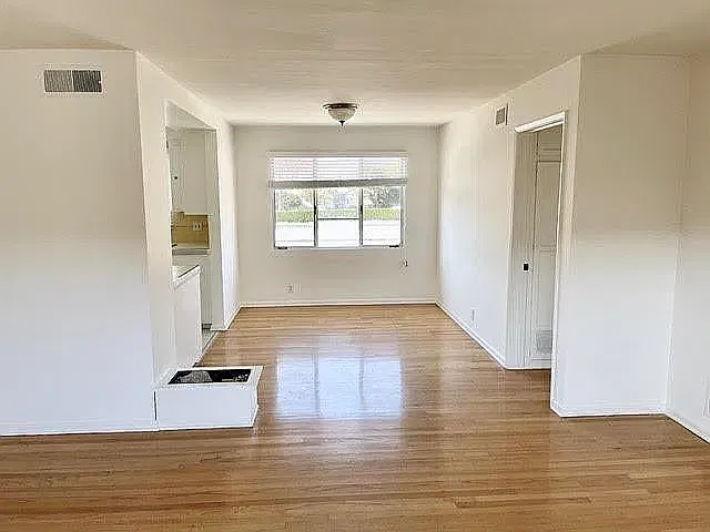 2 bed, 1050 sqft, $2,895 — Photo 4