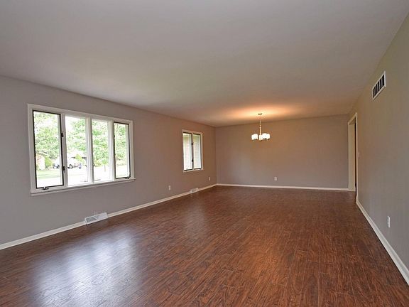 3rd image of 5967 Seiler Dr
