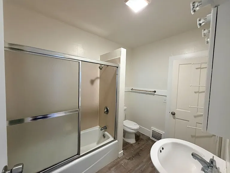 2856 Georgia St — Photo 8