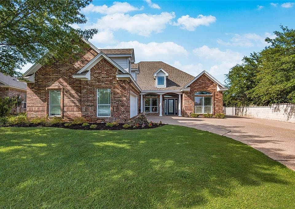 1st image of 1001 Camden Ct