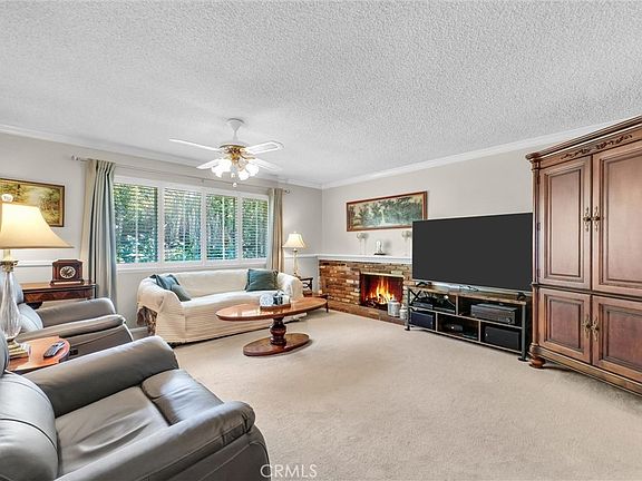 5th image of 256 E Monterey Rd