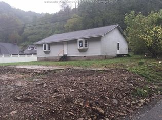 108 Barker Fork Rd, Chapmanville, WV 25508