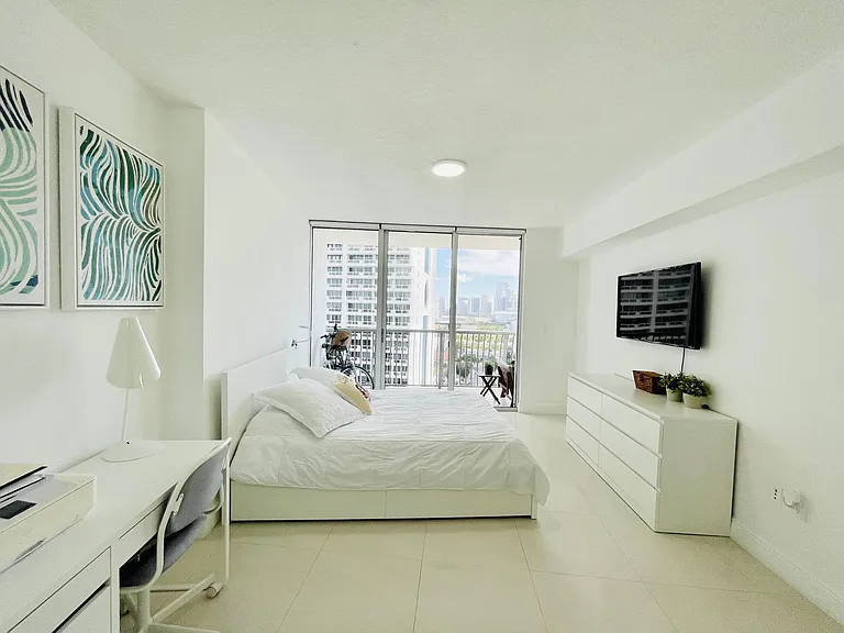 1750 N Bayshore Dr #1706 — Photo 11