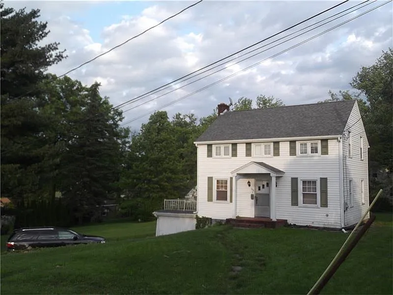 204 Orchard Ave photo 1