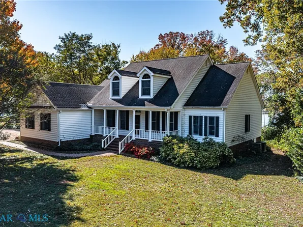 50 Cedardale Ln, Irvington, VA 22480