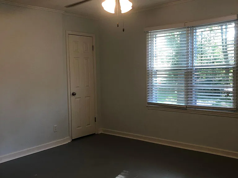 8008 Newton St — Photo 15