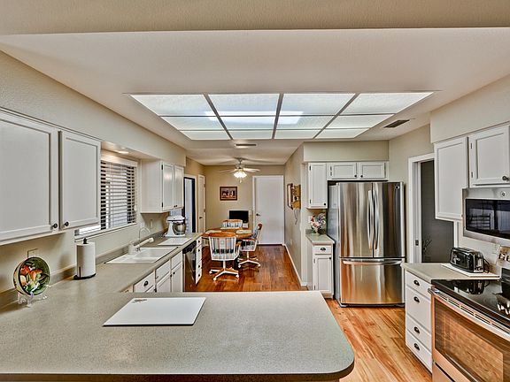 4th image of 12421 W Eveningside Dr