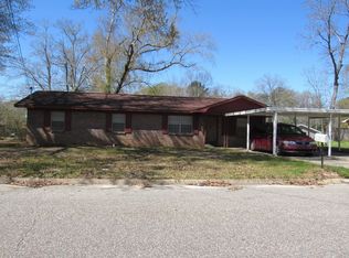 102 Parklane Dr, Dothan, AL 36301