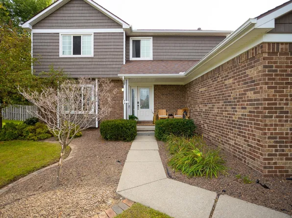5045 Rockwood Dr, Grand Blanc, MI 48439