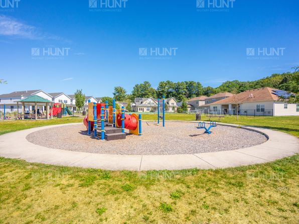 1 Dawes Ter, Hanscom Afb, MA 01731