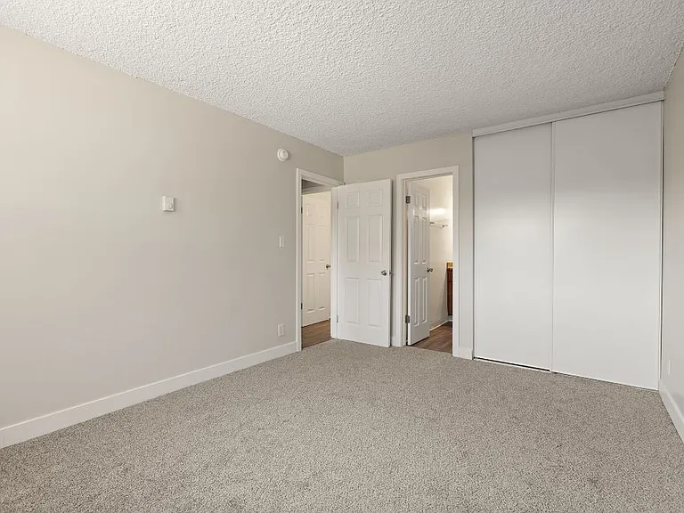 Parthenia Terrace Apartments — Photo 7