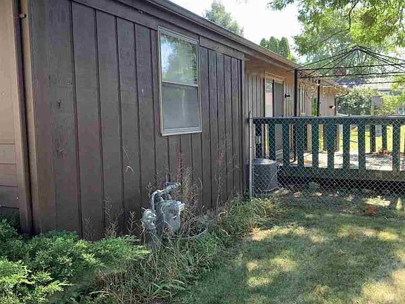 5th image of 3306 Greenwood Dr