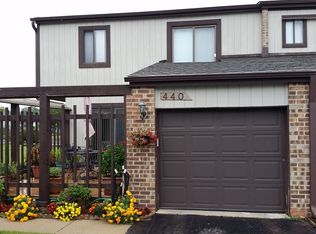 440 Buckeye Dr, Wheeling, IL